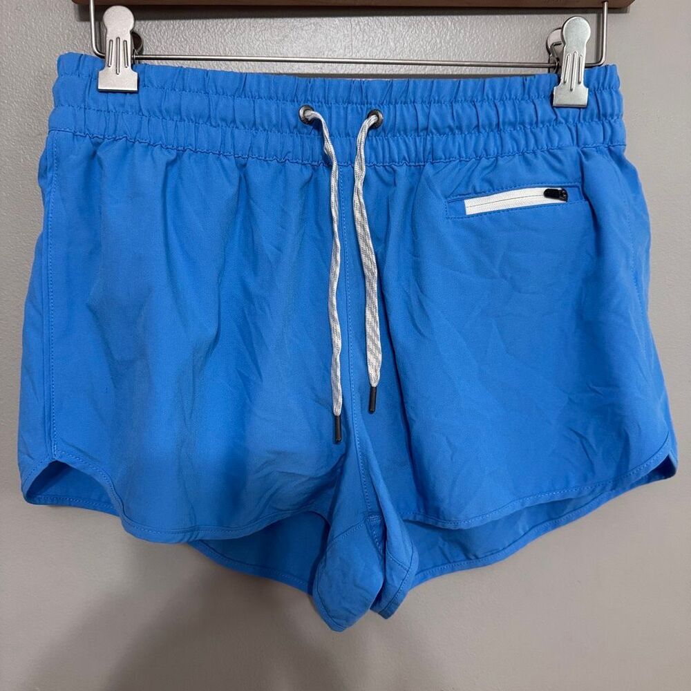Vuori Clementine 4" Shorts - Women's in Regatta Blue size medium